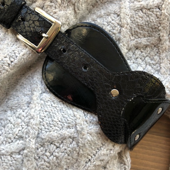 Black Vegan Belt - Picture 4 of 10